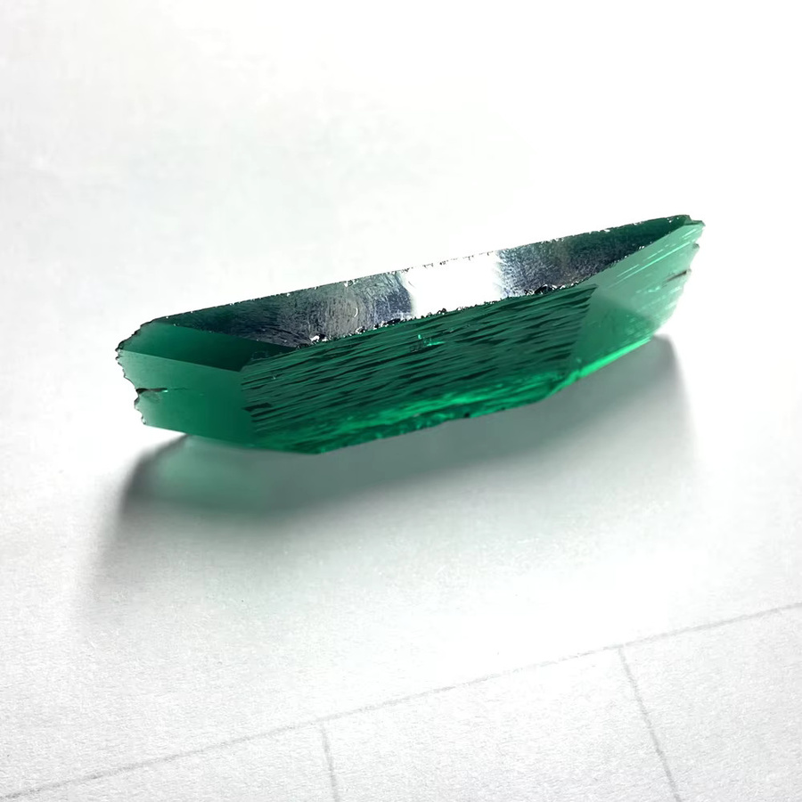 Meisidian Smaragd, dunkelgrün, hydrothermisch, ungeschnitten, Sambia, rau - Bild 3