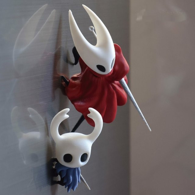 Bandai Hollow Knight Hornet Silksong Action Figur Magnet Kühlschrank Ornament in Blau und Multicolor - Bild 1