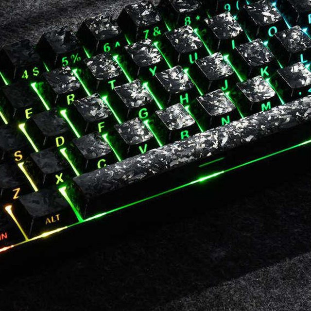 Carbon-Matte Double-Shot PBT-Tastenkappen im Cherry-Profil mit seitlicher Bedruckung für RGB-Hintergrundbeleuchtung und MX-Schalter, Schwarz und Weiß - Bild 1