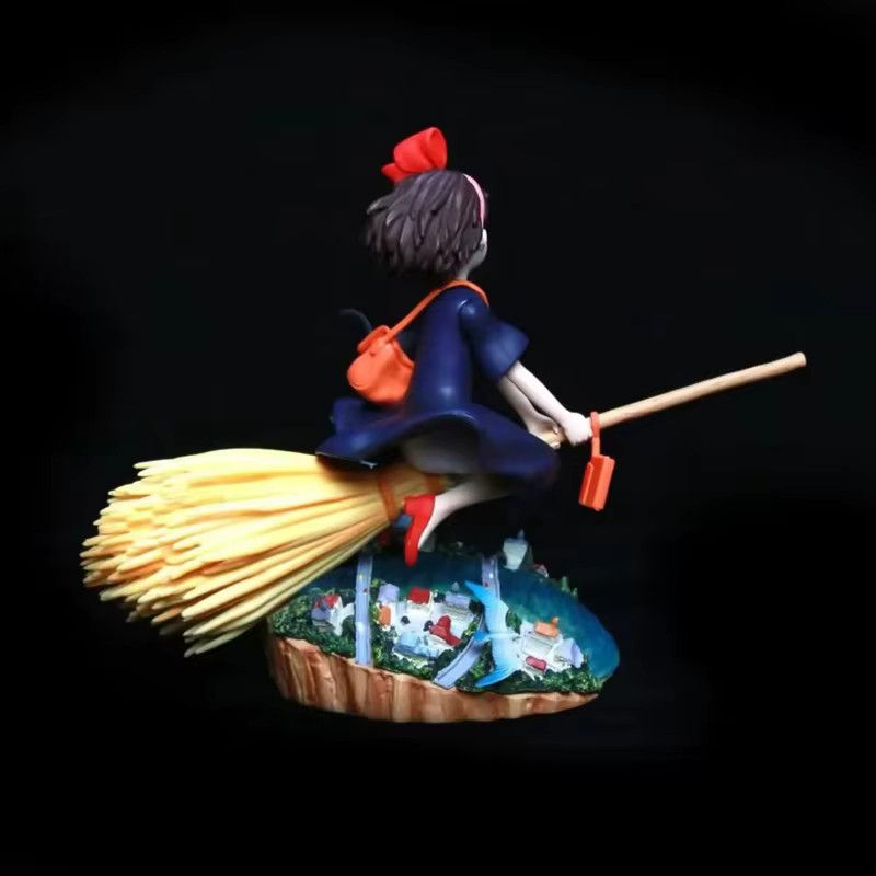 Bandai Kiki's Delivery Service Anime Figur Kleine Hexe Kiki mit Besenstiel, Multicolor, Höhe: 15 cm - Bild 4