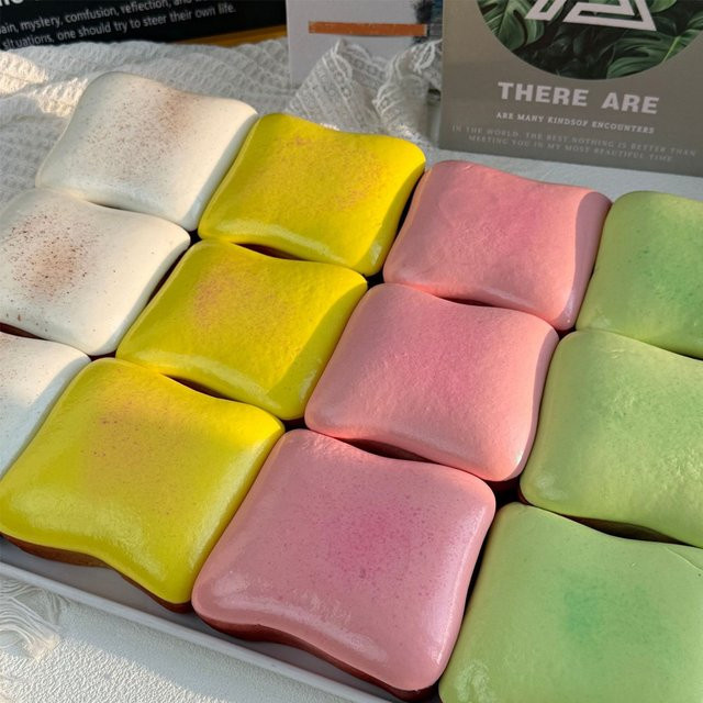 Sega Toast-Squishy, multicolour, Quetschspielzeug - Bild 1