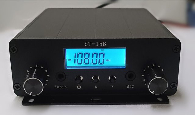 Wishcolor ST-15B V3 Stereo-Verstärker FM-Rundfunksender mit 15W Leistung, 76MHz-108MHz, Audio- und Mikrofoneingang mit BNC-Schnittstelle, Schwarz - Bild 1