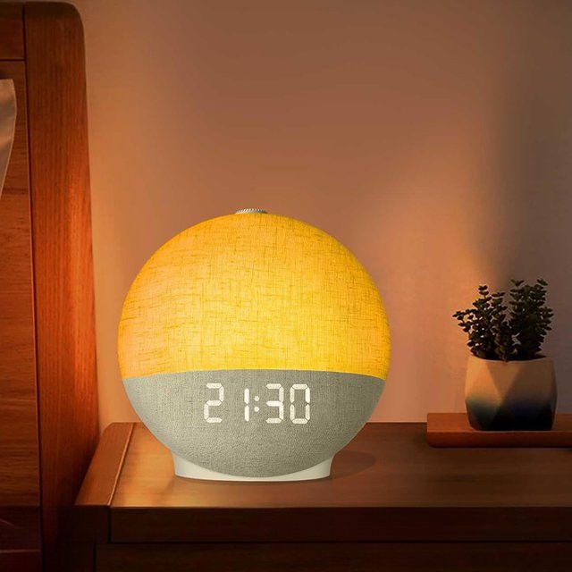 LOVOCK Digitaler Wecker mit Wecklicht, weißem Rauschen, Bluetooth-Lautsprecher und Nachtlicht in Weiß - Bild 1