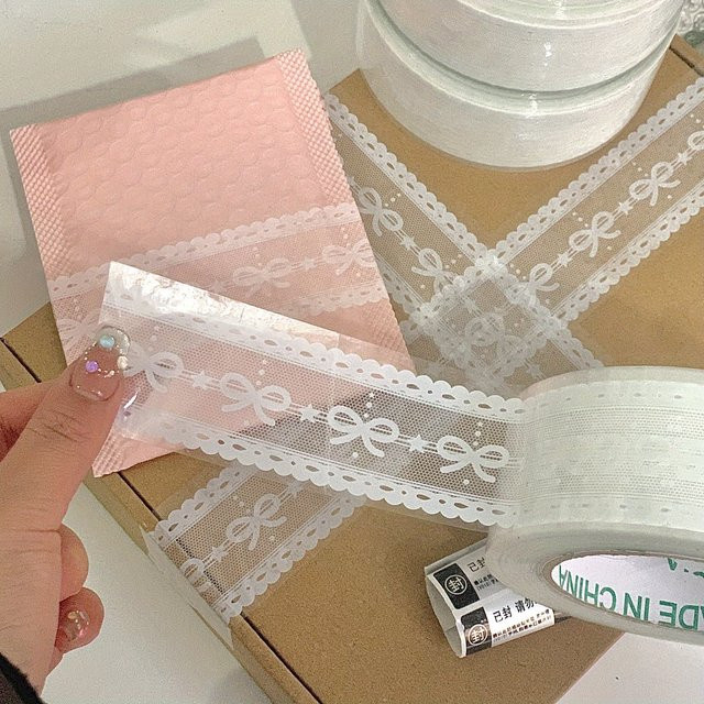 Transparentes Washi-Klebeband mit elegantem Blumenmuster für Geschenkverpackungen und Boxen - Bild 1