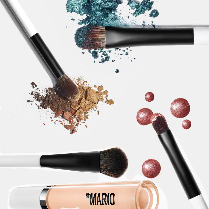 Mario Badescu Ambient Soft Glow Rouge-Pinsel, Weiche Faserhaare - Bild 1