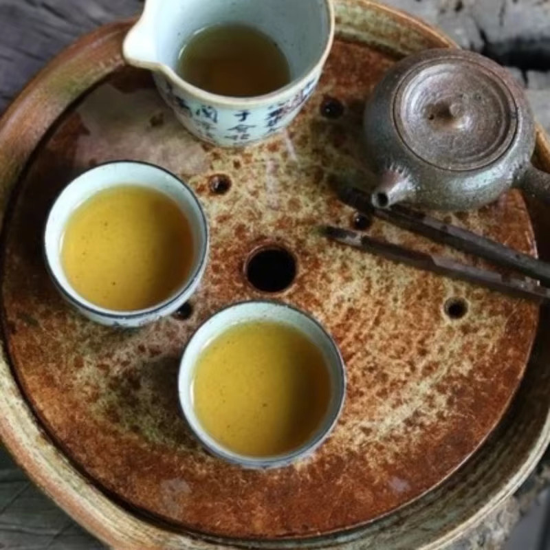 Handbemaltes Keramik-Teetassen-Set in Blau und Weiß mit floralem Design für die Gongfu-Teeceremonie - Bild 2