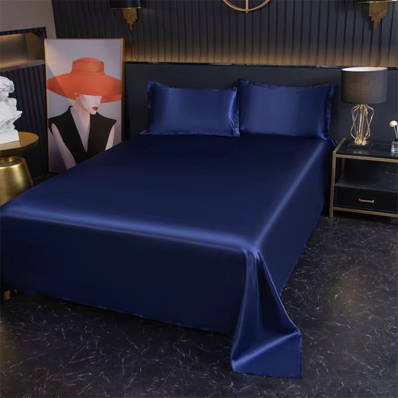 Xiao Qi Qi Bettlaken aus Mako-Satin in Blau, einfarbig und weich, B/T: 120 x 230 cm - Bild 3