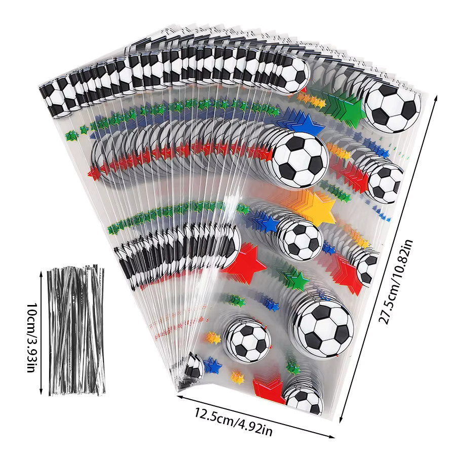 50 Stück Fußball Geschenktüten aus Kunststoff in Multicolour von xunyihappy als Partyzubehör für Geburtstage und Sportthemen - Bild 5