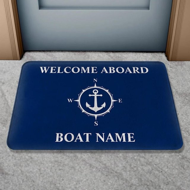 Personalisierte Nautische Fußmatte mit Anker, Kompass und Steuerrad von LjqFourteen in Grau/Blau, B/H: 60 x 40 cm - Bild 1