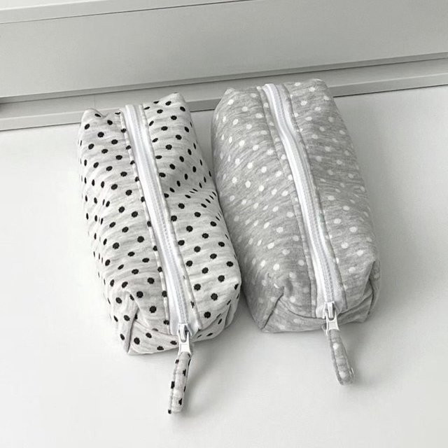 INS Federmäppchen mit Polka-Dot-Design in Schwarz als große Schreibwarentasche für Studenten und Erwachsene - Bild 1