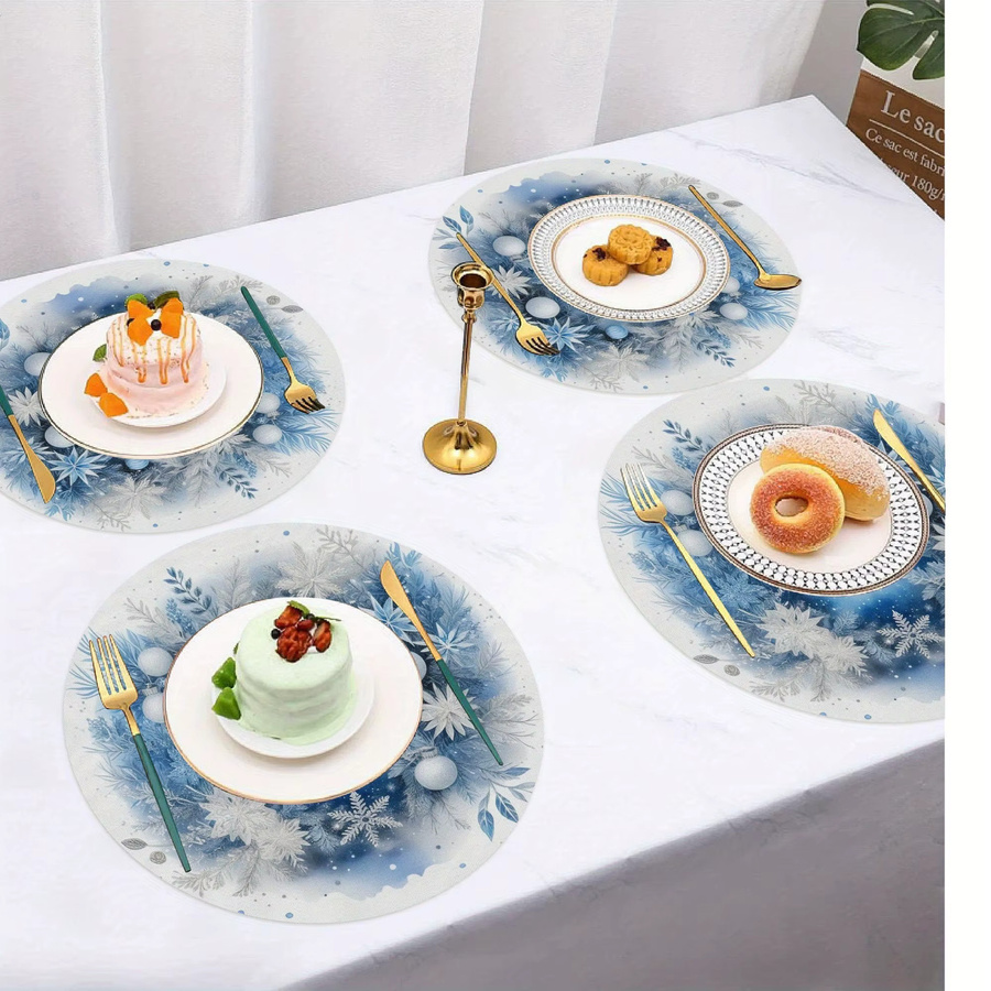 VIKAMA 4er-Set Weihnachts-Platzsets mit Schneeflocken, Stechpalmenblättern und roten Beeren für deinen Esstisch oder dein Café - Bild 3