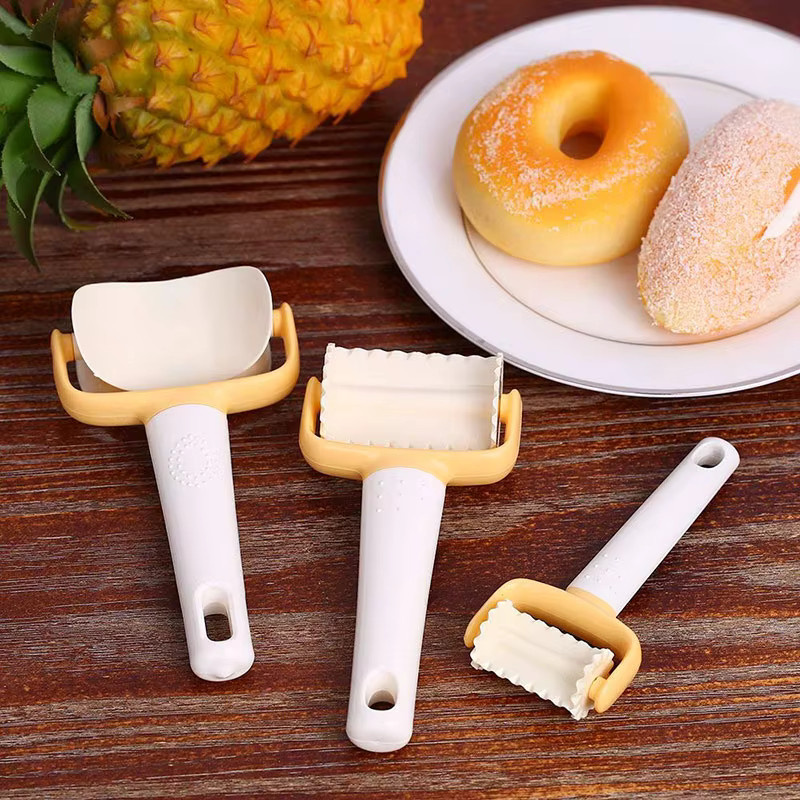 Aihogard 3er Set Cookie Cutter und Teigform Gelb aus Kunststoff zum Ausstechen und Dekorieren von Gebäck und Teig - Bild 3