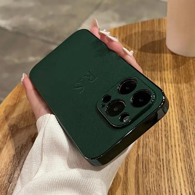 Personalisierte Lederhülle mit Initialen für Apple iPhone 15 Pro Max Plus Air in Grün - Bild 1