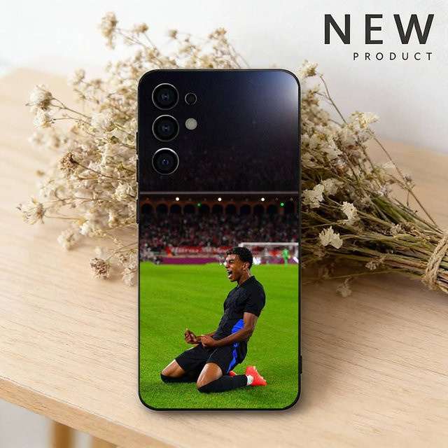 Schwarze weiche Handyhülle mit Fußball Lamine Yamal Design für Samsung Galaxy S26, S25, S24, S23, S22, S21, S20, S10, S9, Ultra, Plus und Lite Modelle - Bild 1