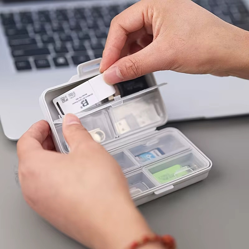 Faltbare Aufbewahrungsbox für USB- und Telefonzubehör in Schwarz aus Kunststoff mit Deckel und Fächern - Bild 1
