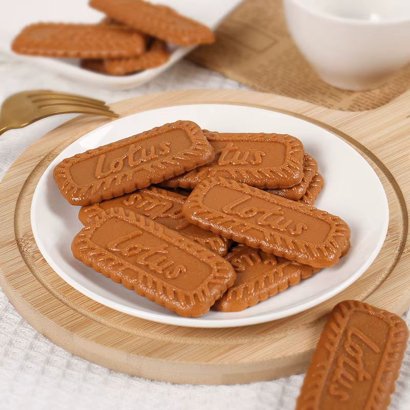 Künstliche Cookies und Gebäckmodelle aus Kunstharz in Braun als Dekoration für Fotografie, Hochzeit und Party - Bild 2