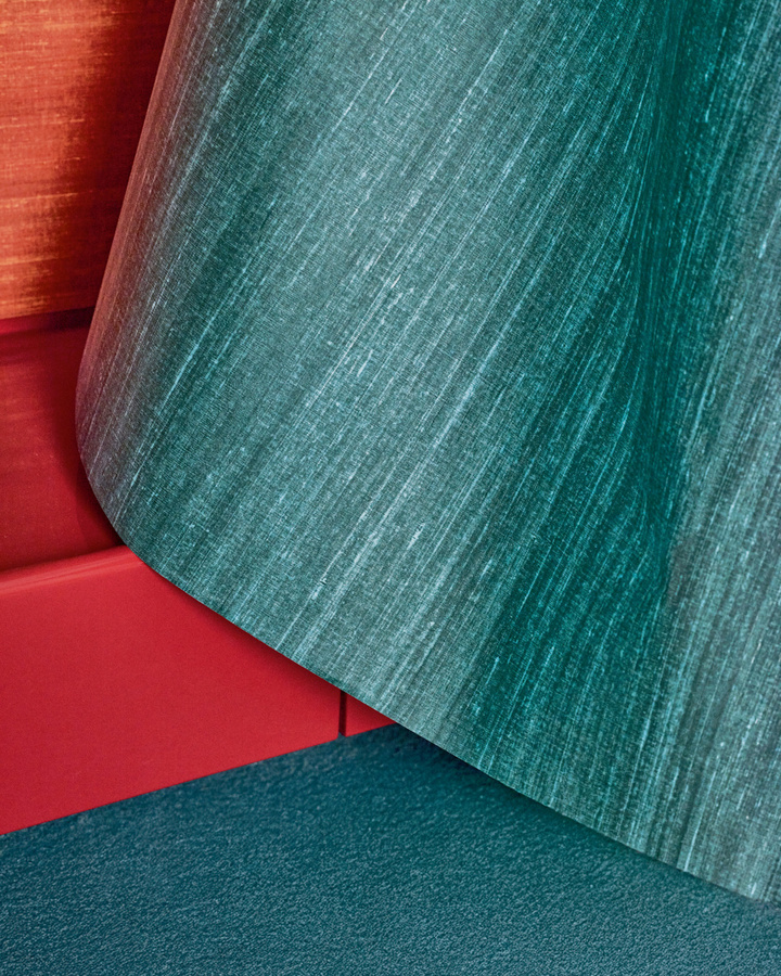 Élitis Wallpaper Kosa Silk VP 928 45 in Türkis mit abstraktem Mid-Century Design, abwaschbare Vlies-Vinyl Tapete in Matt - Bild 1