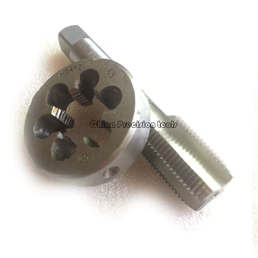XQuest Gewindebohrer und Matrizensatz aus Metall in Silber mit metrischen Gewinden M24, M24x2, M24x1,5 und M24x1 für feine Schraubgewinde - Bild 2