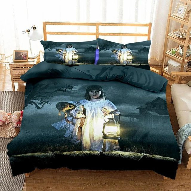JMG Household Supplies Annabelle Horrorfilm Bettwäsche Set mit 3D-Druck, Farbe Schwarz, Material Mikrofaser, Inhalt: 1x Bettbezug und 1x Kissenbezug, Maße: Breite: 70 cm, Tiefe: 133 cm - Bild 1
