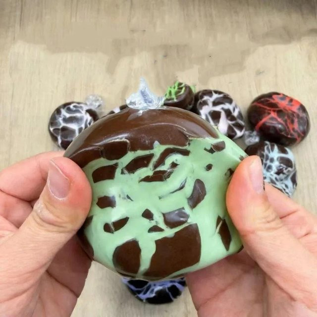 Binchi Outdoor Product Minz-Schwarze Schokolade Sensorischer Fidget Knackiger Ball, Weicher Stressball - Bild 1