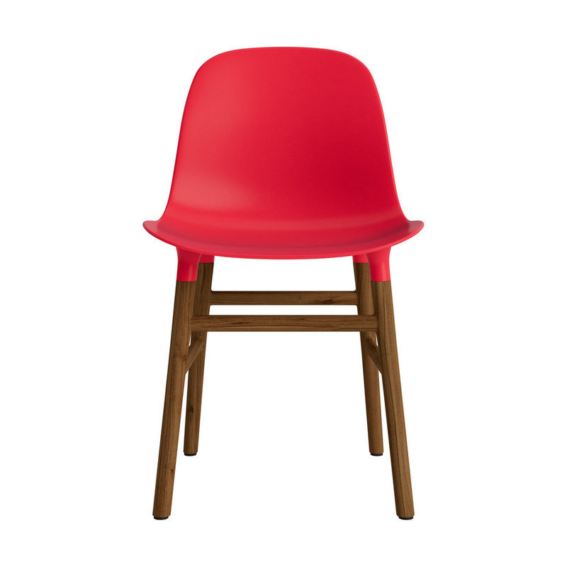 Normann Copenhagen Form Stuhl mit Holzgestell und Kunststoffschale in Rot - Bild 2