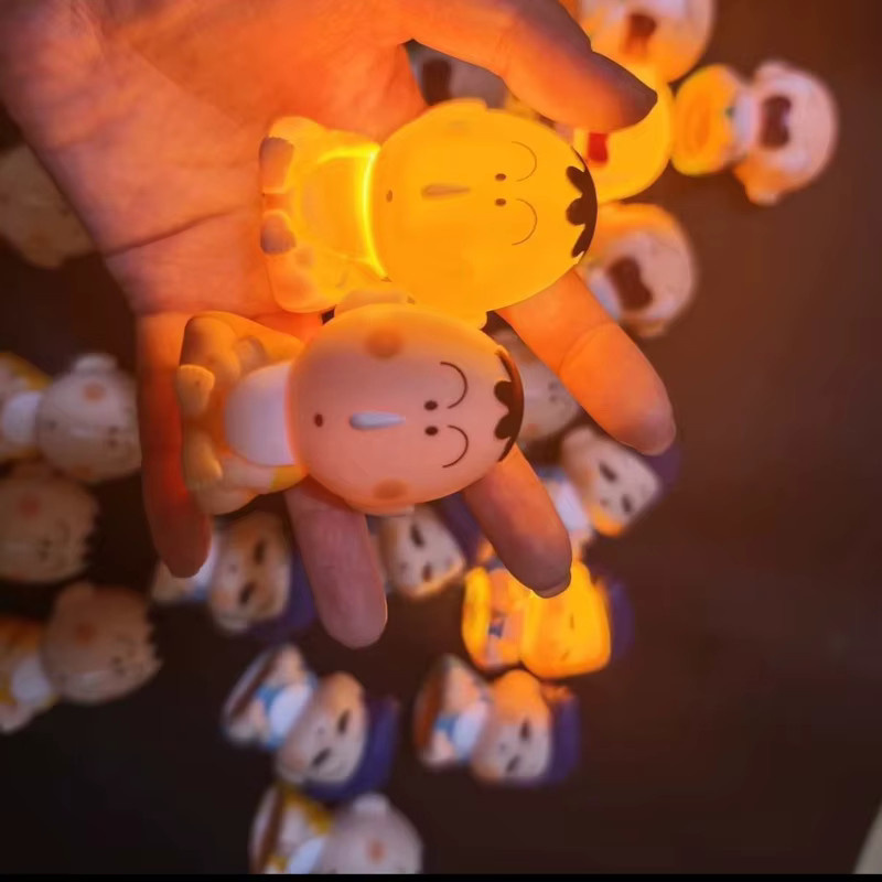 Banpresto Anime Xiaoxin Baby Version, leuchtende Blindbox, Desktop-Dekoration - Bild 4