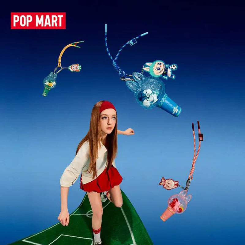 POP MART THE MONSTERS x FIFA SERIES Mini-Anhängerfigur Blind Box Sammelfigur aus Kunststoff in Mehrfarbig - Bild 1