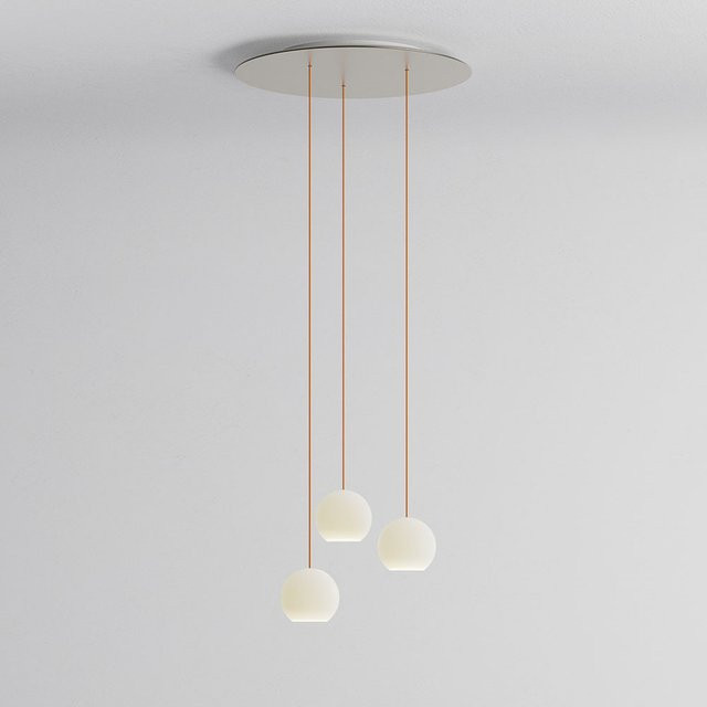 KOMOT KOS Trio S LED-Pendelleuchte mit rundem Baldachin, Orange mundgeblasenes Opalglas, Nickel matt, Tunable White 2200K - 4200K, Durchmesser: 60 cm - Bild 1