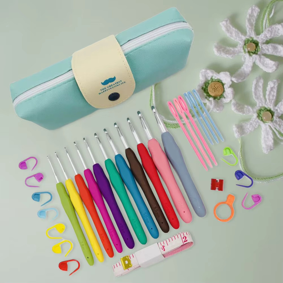 11-teiliges Stricknadel-Set mit Gummigriff in Bunt, inklusive Häkelnadeln, Nähklammern, Kunststoffnadeln und Edelstahlschere - Bild 5