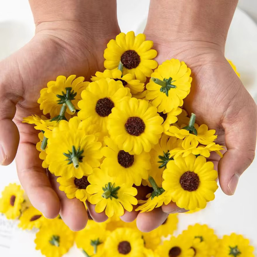 ZQCY Künstliche Sonnenblumen in Gelb für Hochzeiten, Geburtstage und DIY-Dekorationen, Durchmesser: 4 cm - Bild 2