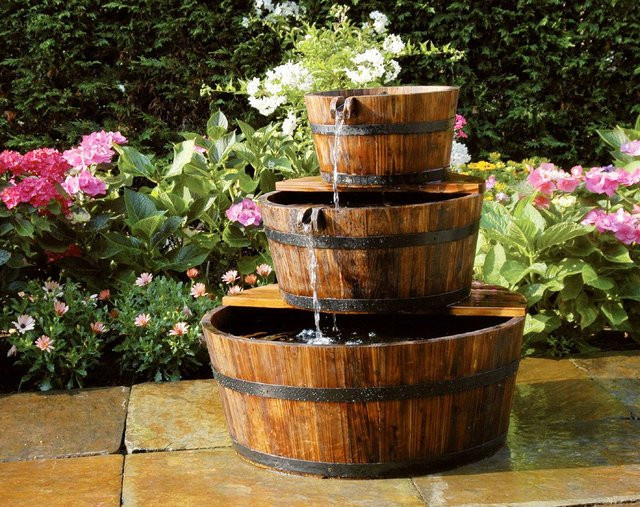 Ubbink AcquaArte Edinburgh Gartenbrunnen Set mit rustikalem Holzfass - Bild 2