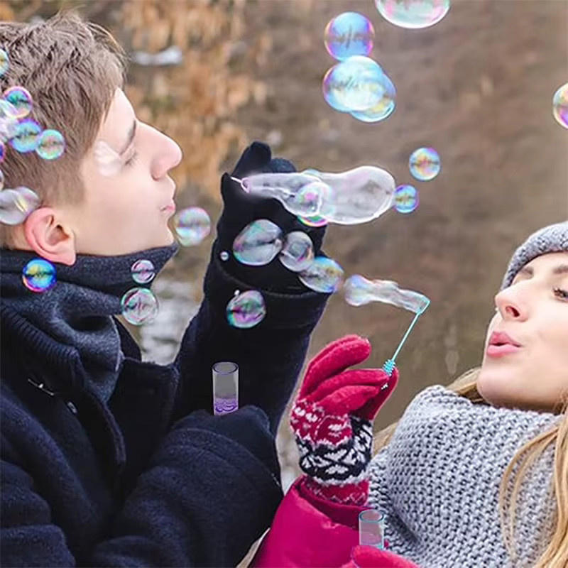 Set aus 10 oder 20 Mini-Schneeflocken-Seifenblasenstäben aus Kunststoff in Multicolour für Weihnachten, Winter und Ostern - Bild 3