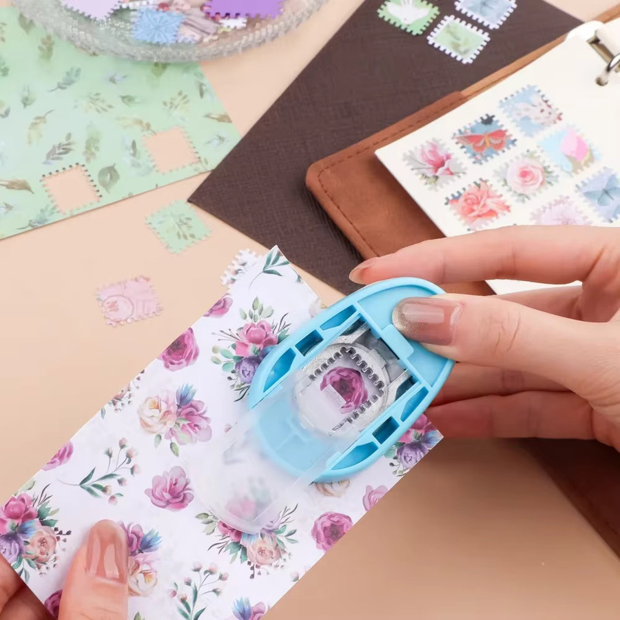 Blauer Briefmarken-Kantenschneider mit Hebelmechanismus und Perforation für Scrapbooking und Papierhandwerk - Bild 3