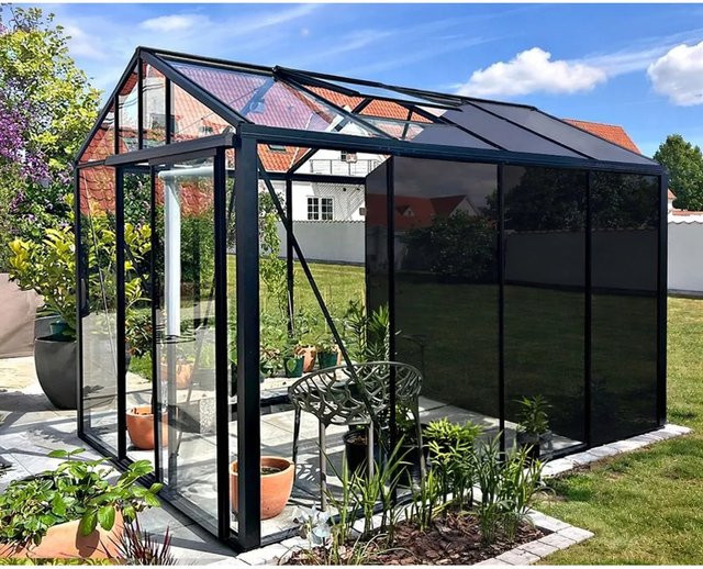 Bloomcabin Gewächshaus Klassik GHCSS3 in Schwarz mit integriertem Stauraum, Dachfenster, Belüftungssystem und Sicherheitsglas aus Aluminium und Glas - Bild 1