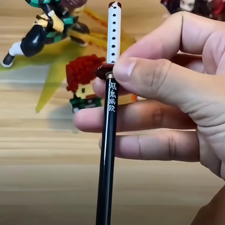 Bandai Demon Slayer Metall-Gelstift im Nichirin-Schwert-Design - Bild 3