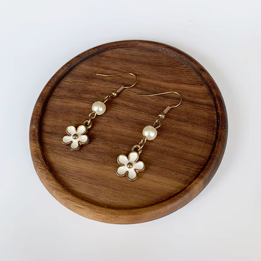 WFLUTTER Schmuck-Display-Ständer aus Walnussholz in Braun, Quadratischer Desktop-Ständer für Armbänder, Ringe und Kosmetik, B/T/H: 10,0 x 10,0 x 5,0 cm - Bild 2