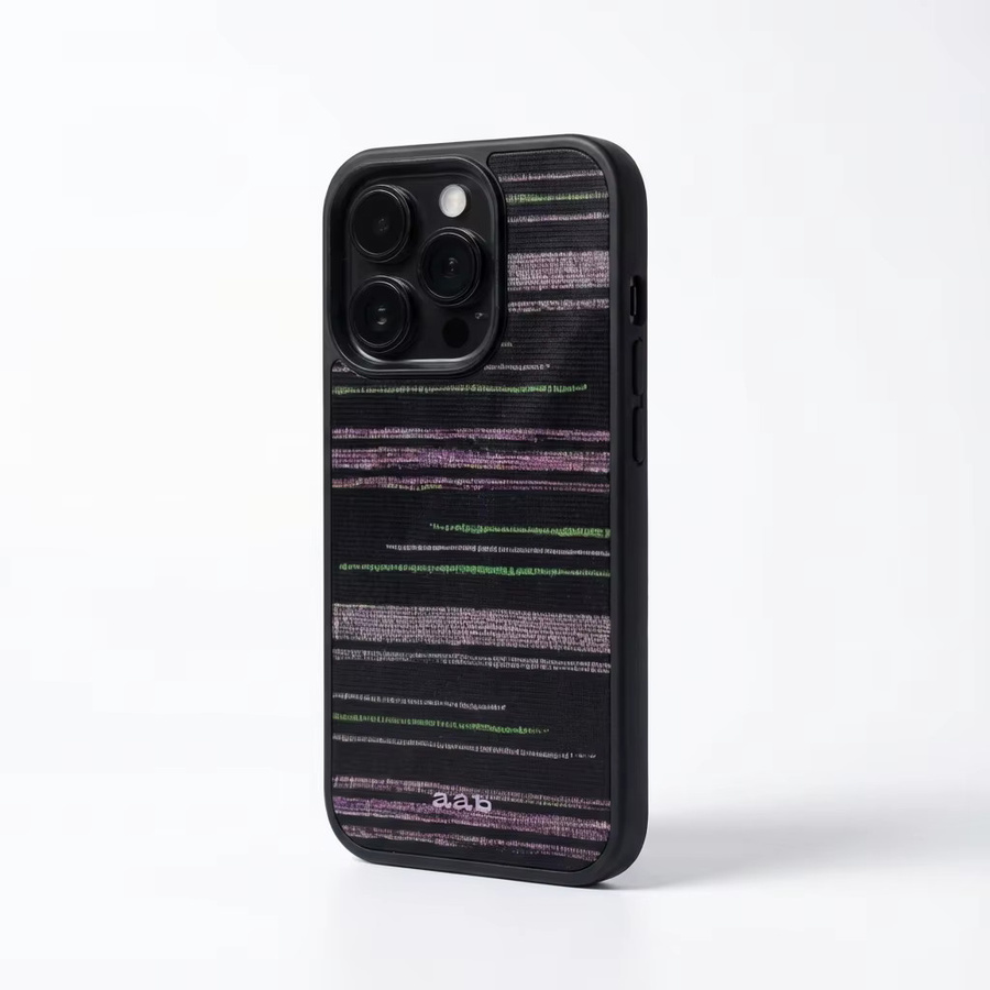 DecoPhone Handyhülle Rissiger Stoff mit violett-grünem Patchwork-Design und schwarzem stoßfestem Rand für iPhone 17, 16, 15, 14 Pro Max - Bild 2