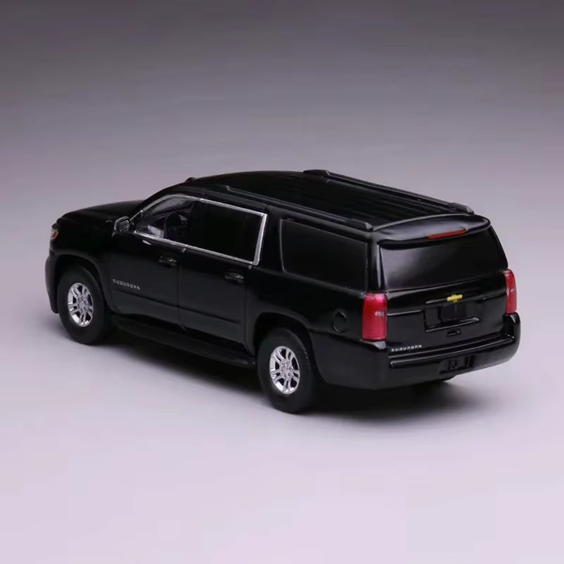 MASSDI Suburban 128 Modell im Maßstab 1:64, Metall, Schwarz - Bild 2