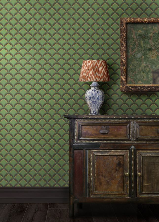 GP & J Baker Tapete Mount Temple Small in Emerald Green mit geometrischem Art Deco Muster als Vlies-Tapete - Bild 1