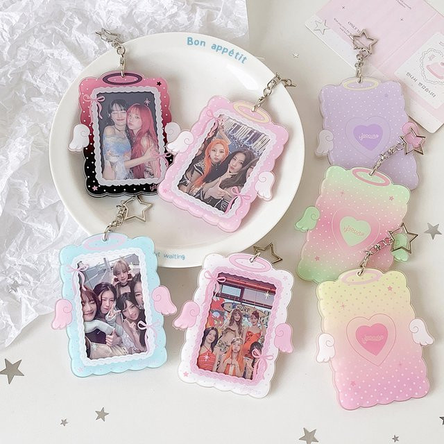 Schlüsselanhänger Fotokartenhalter mit Flügel-Charm, Kunststoff, Unisex - Bild 1