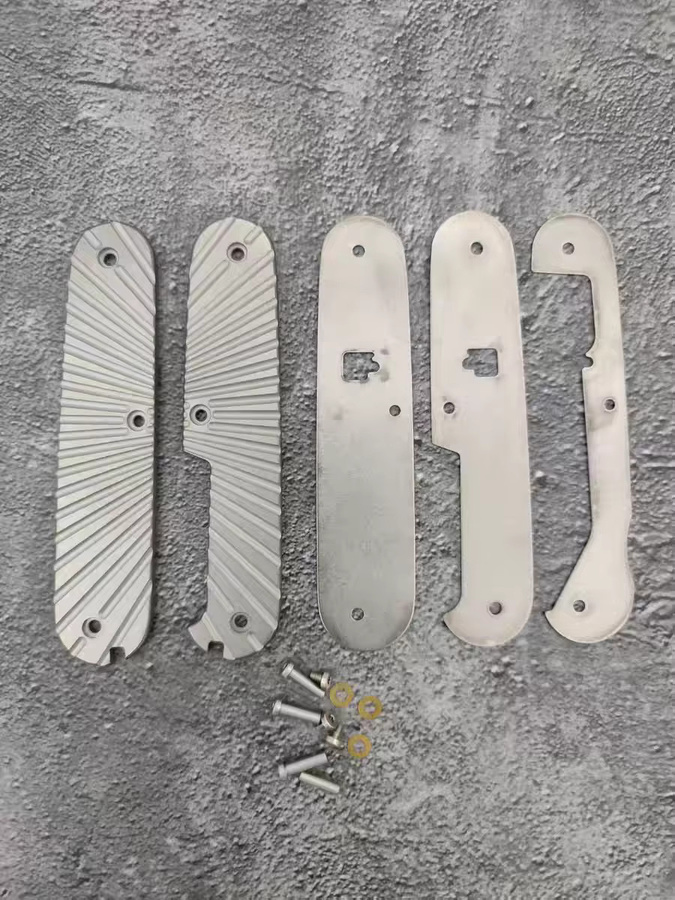 Victorinox Titan-Griffgriffe mit Einlagen in Silber für 91 mm Taschenmesser - Bild 1