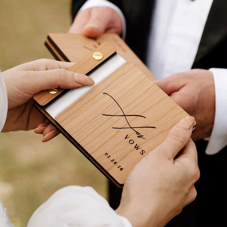 Personalisierte Hochzeitsgelübde-Bücher aus Holz für Braut und Bräutigam, braune Hardcover-Broschüren mit linierten Seiten für Verlobung und Hochzeit - Bild 1