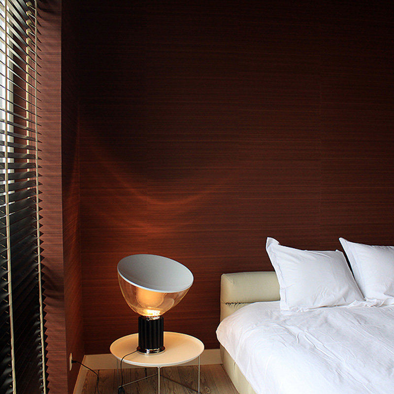 Flos Taccia LED Tischleuchte in Transparent und Silber mit dimmbarer Lichtfunktion - Bild 2