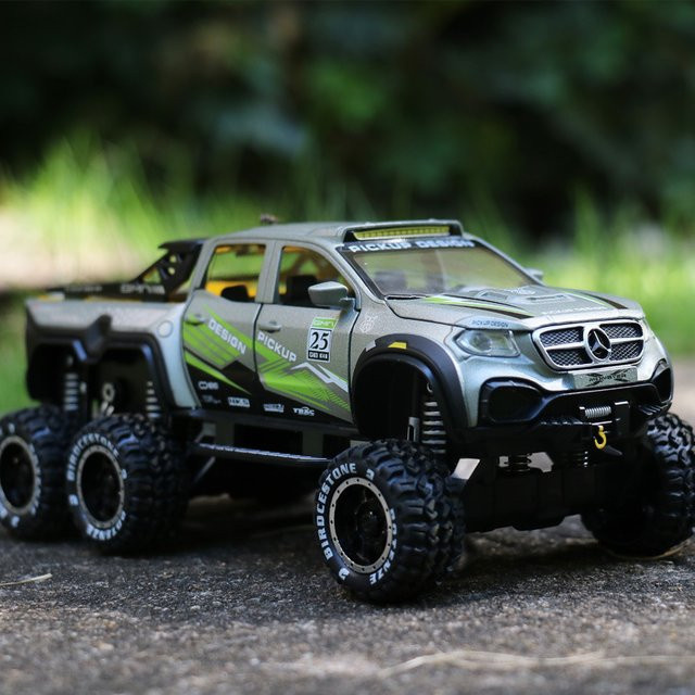 WELLY Mercedes-Benz X-Klasse Exy 6x6 Pickup, Modellauto, 1:28, Metall, mit Licht und Sound - Bild 1
