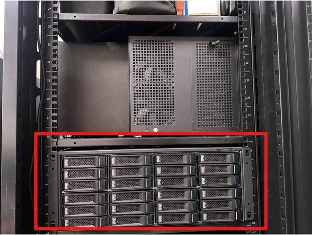 Jmz-Metal M424 4U Speichererweiterungsschrank in Schwarz mit Platz für 24 Festplatten und integriertem Netzteil - Bild 1