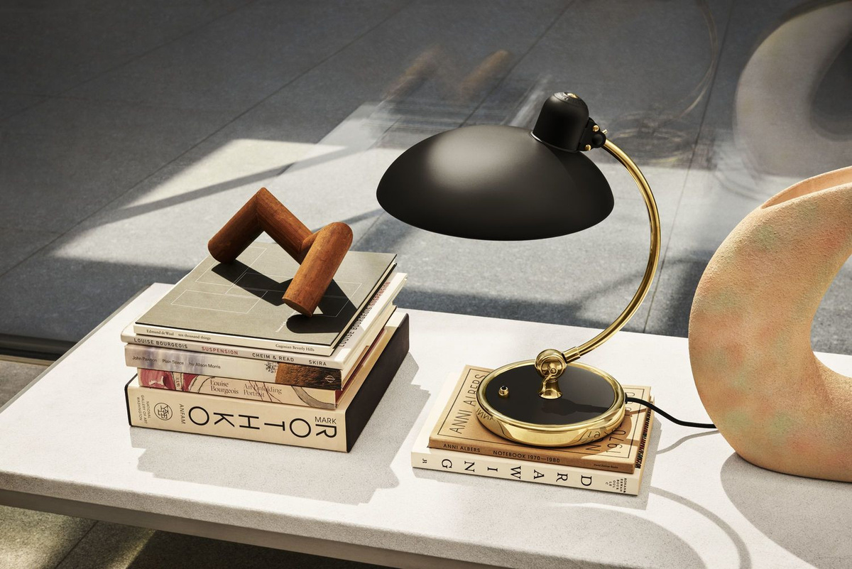 Fritz Hansen Kaiser Idell 6331 T Luxus Sonderedition Schreibtischlampe aus Messing in Gold und Schwarz - Bild 4