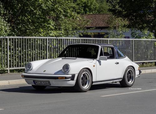 Revell Modellbausatz Porsche 911G Targa im Maßstab 1:24 - Bild 1