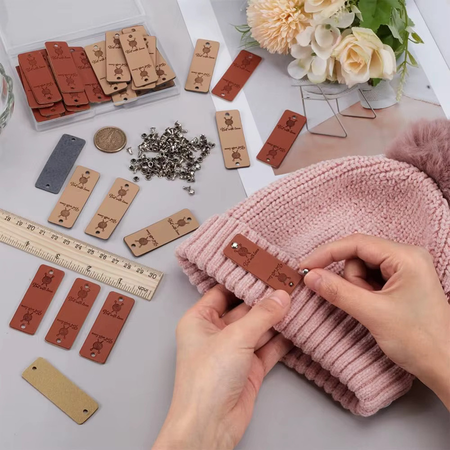 40 Sets rechteckige PU-Lederetiketten in Beige mit Nieten und Loch, Durchmesser: 5,1 cm - Bild 3