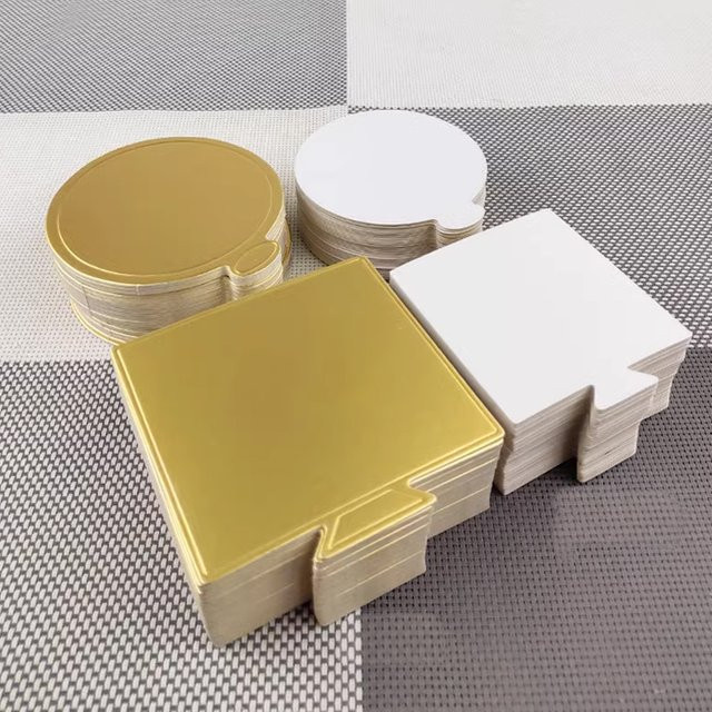 Dekorative Mousse Pappteller für Dessert und Gebäck, 100 Stück Packung, Gold oder Silber - Bild 1