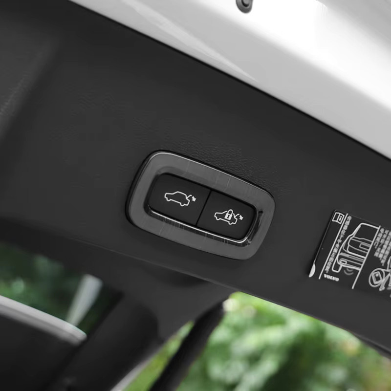 YaLumei Kofferraumschalter Abdeckung aus Edelstahl in Silber für Volvo XC60 ab Baujahr 2018 - Bild 2